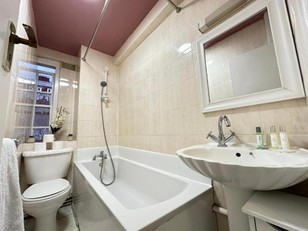 Appartamento Edgware Road Comfortable Londra